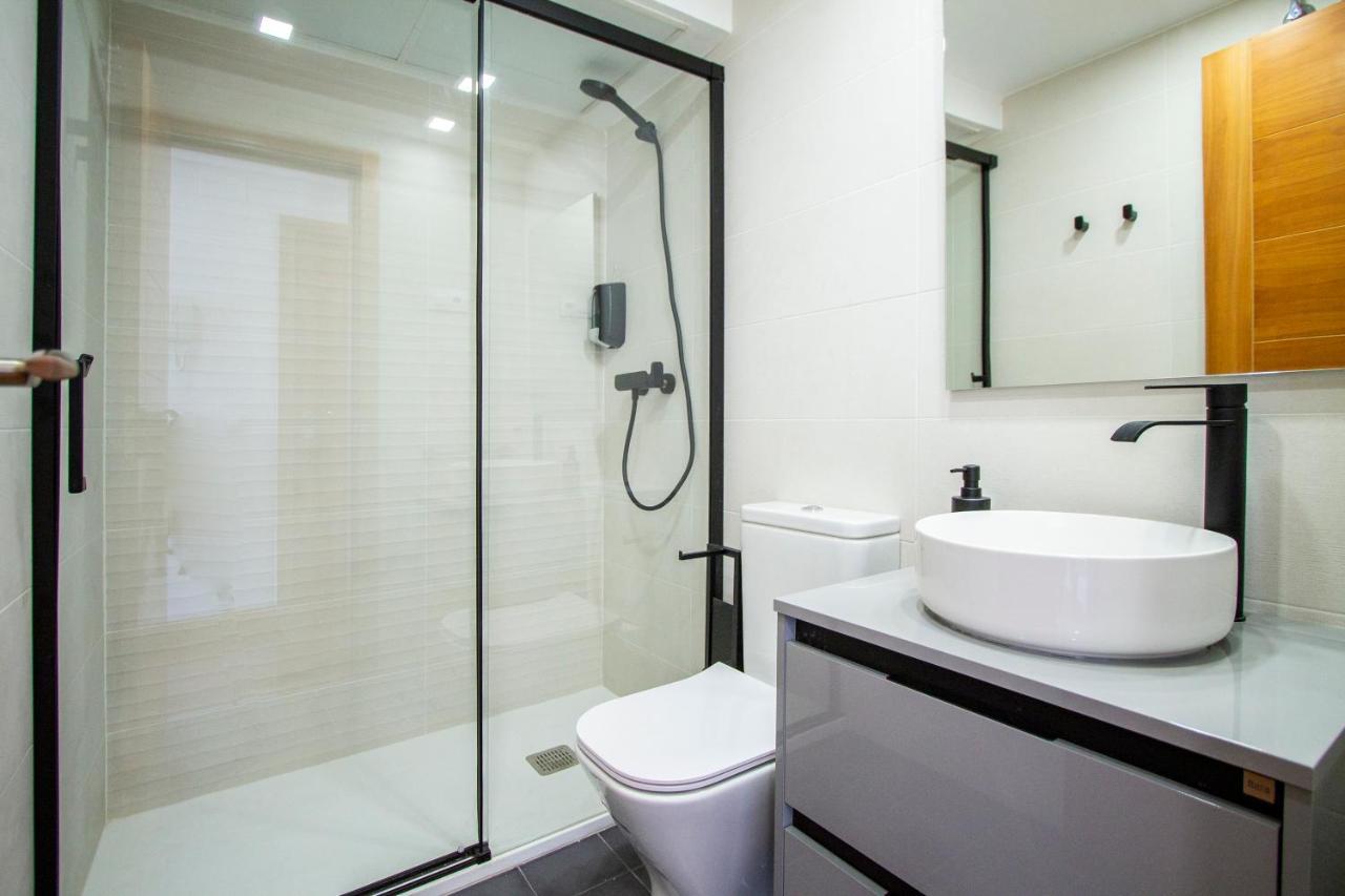 Apartamentos Castilla Luz Business Madrid Ngoại thất bức ảnh