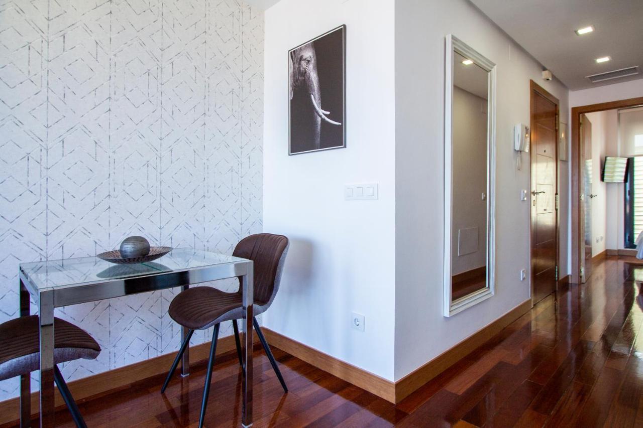 Apartamentos Castilla Luz Business Madrid Ngoại thất bức ảnh