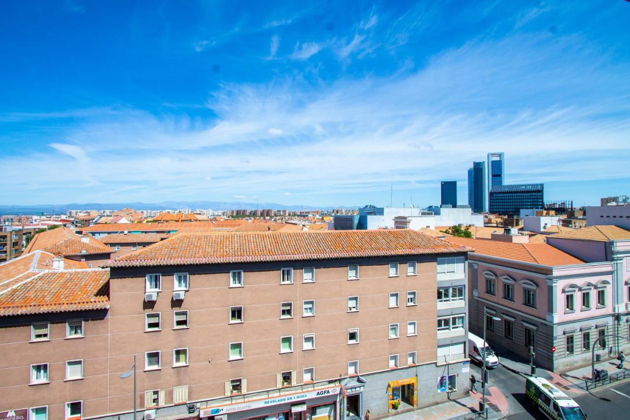 Apartamentos Castilla Luz Business Madrid Ngoại thất bức ảnh