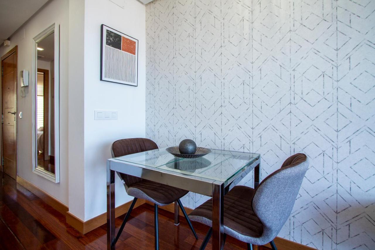 Apartamentos Castilla Luz Business Madrid Ngoại thất bức ảnh